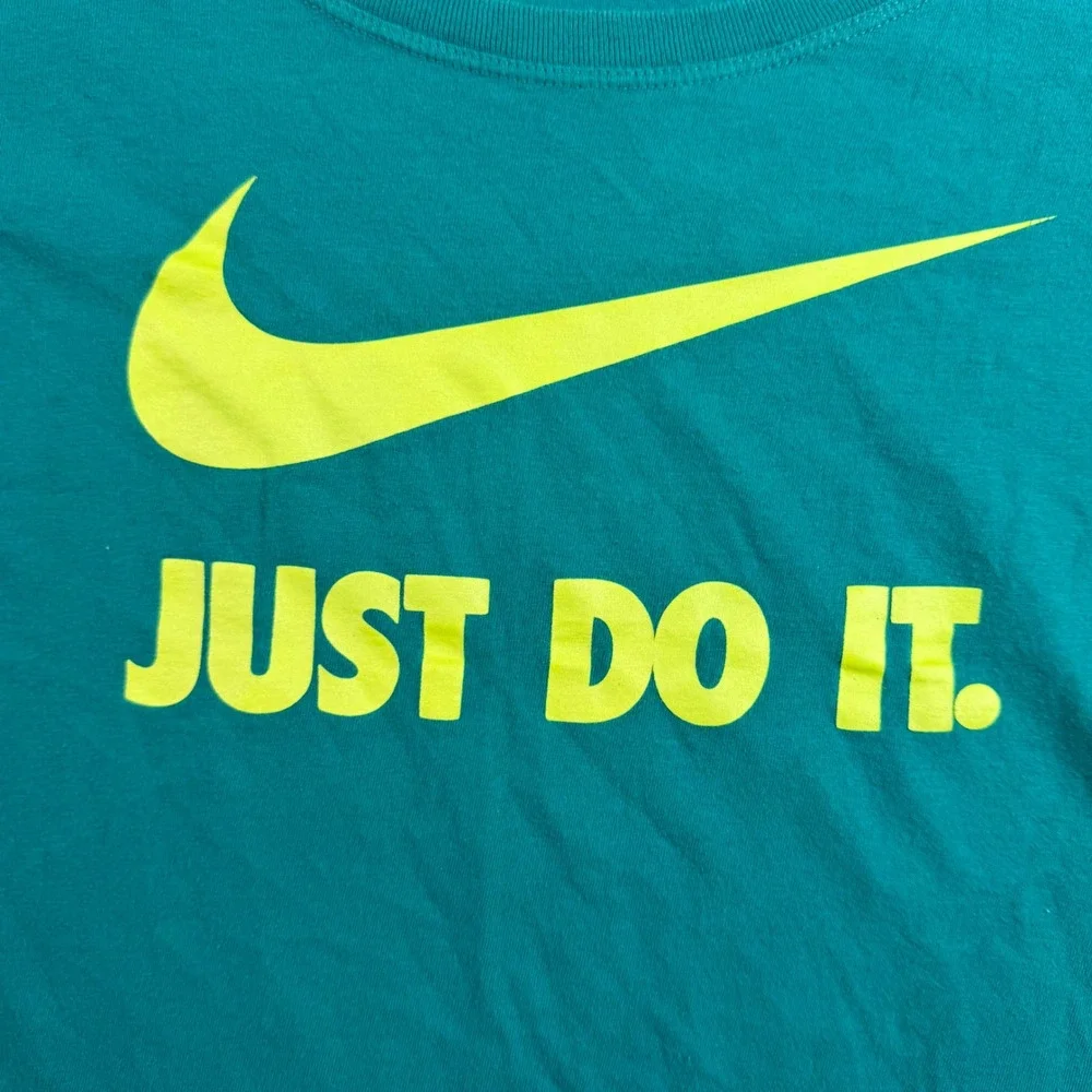Nike Graphic Tee Women's Medium Blue Just Do It Swoosh Logo Short Sleeve Shirt